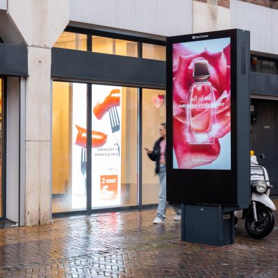 Campagnefoto's CCNL 2023 - Week 41 -Shiseido (8) Citypanel, abri